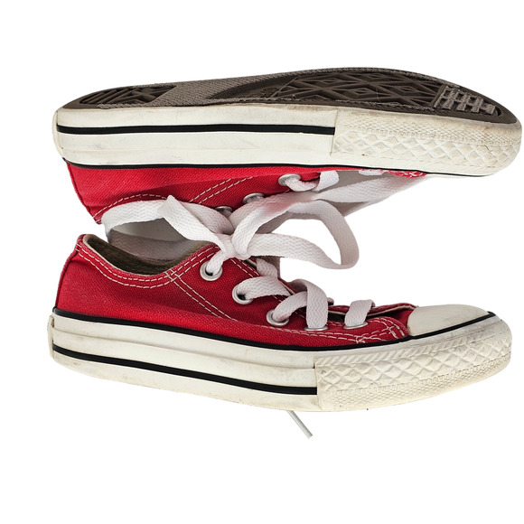 Shoes Youth size 11 red Converse low tops kids lace up sneakers - Picture 4 of 7